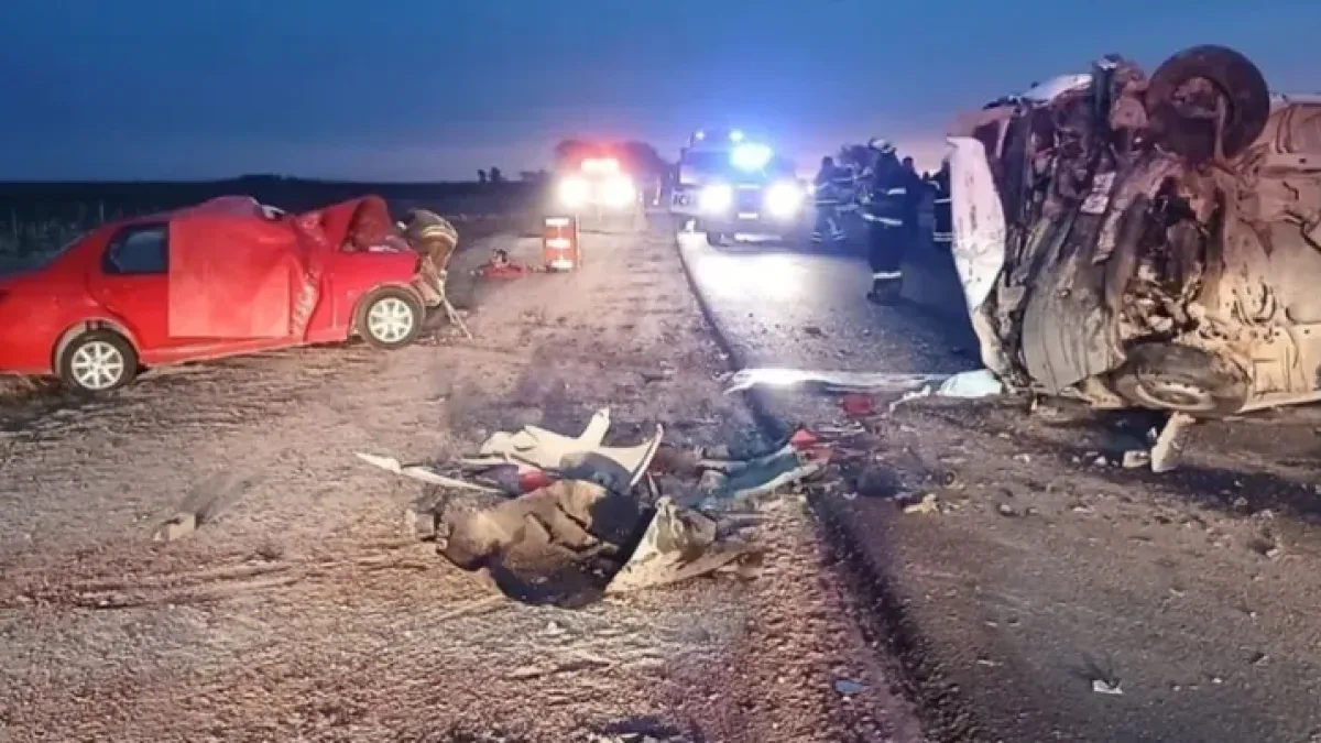 Choque fatal: dos muertos y 16 menores heridas en Córdoba