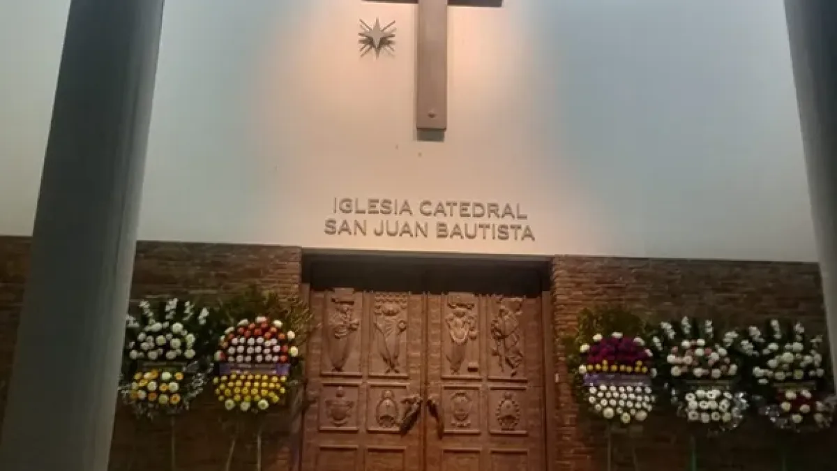 Despiden en la Catedral de San Juan a las cuatro víctimas de la tragedia aérea