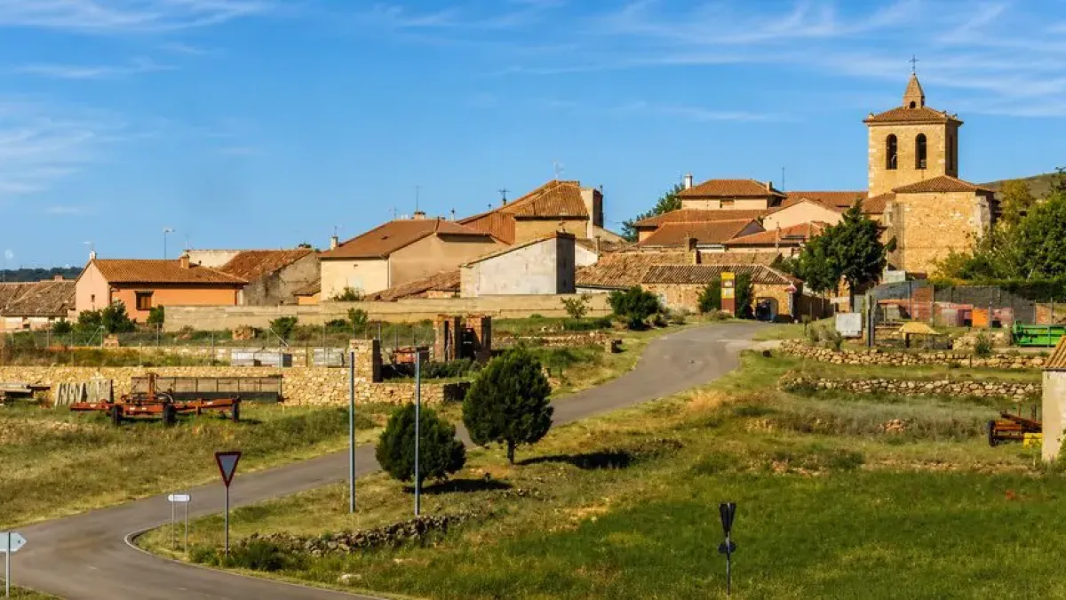 Buscan nuevos vecinos: un pueblo de España ofrece vivienda y trabajo a familias