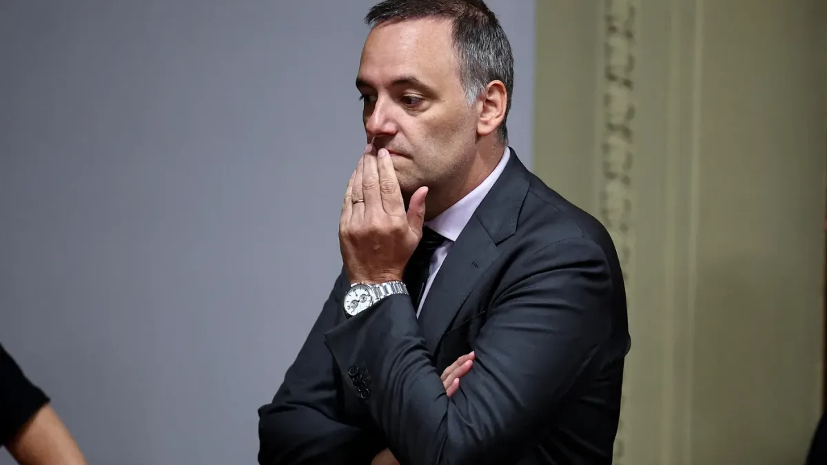 Adorni llega a la fecha límite para justificar su patrimonio