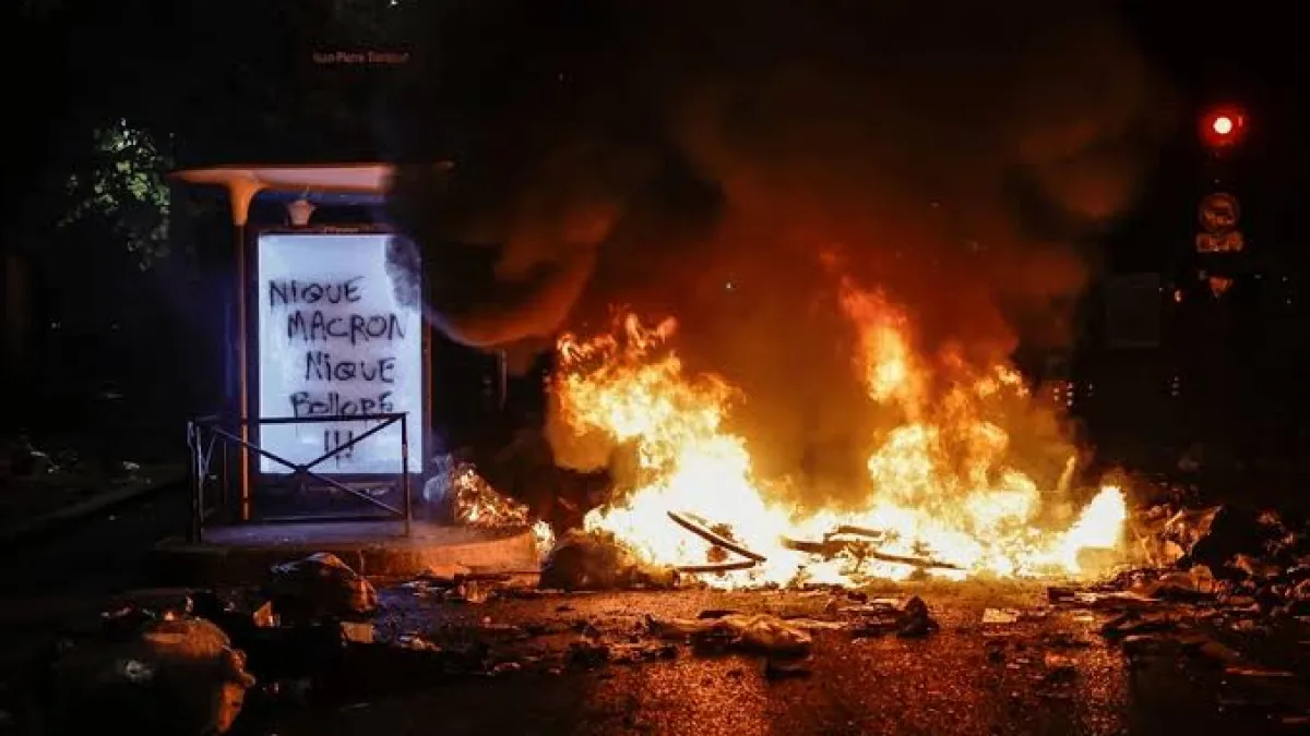 Decretan toques de queda parciales en Francia por la ola de incidentes