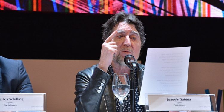 Joaquín Sabina participó del panel "Poesía y diversidad cultural" en el marco del CILE