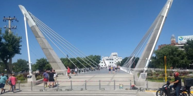 Tras las alertas por su peligrosidad, aplicarán pintura atérmica al Puente del Centenario en Villa Carlos Paz