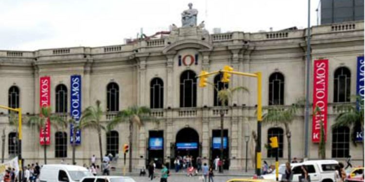 El Gobierno de la provincia dispuso el cierre de los shoppings