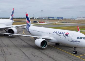 Se incendió la turbina de un avión que despegaba de Miami rumbo a Buenos Aires