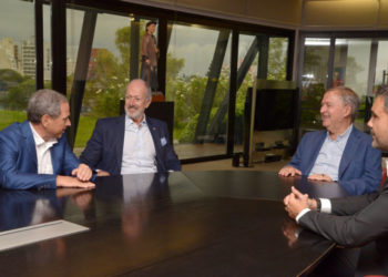 Schiaretti recibió a las autoridades de la DAIA