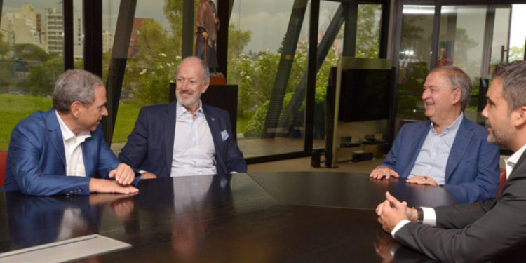 Schiaretti recibió a las autoridades de la DAIA