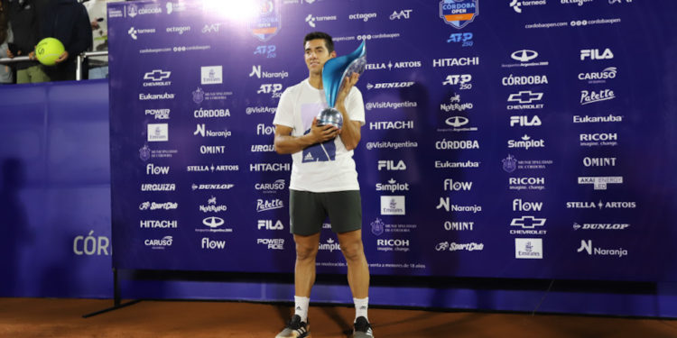 Christian Garín levantó la copa del Córdoba Open 2020