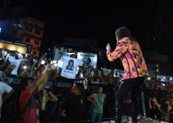 La Mona Jiménez figura central de la luna de cuarteto en Cosquín