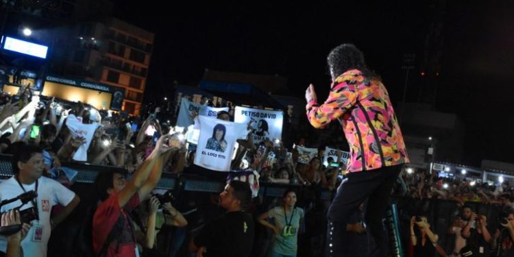 La Mona Jiménez figura central de la luna de cuarteto en Cosquín