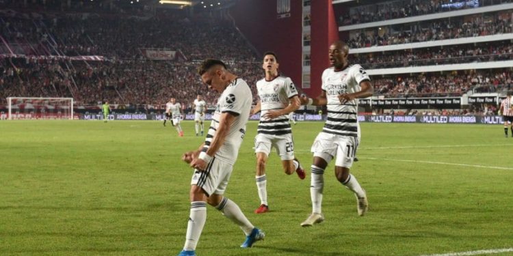 River venció 2-0 a Estudiantes y continúa como líder de la Superliga
