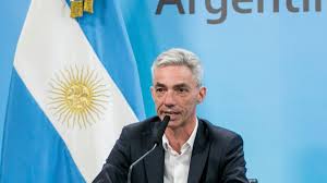 Desde el viernes suspenden vuelos de cabotaje, trenes y colectivos de larga distancia