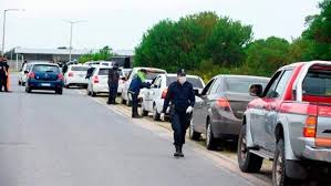 Miles de turistas violaron la cuarentena en Semana Santa para ir a la Costa