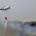 Bomberos y brigadistas combaten el fuego en Potrero de los Funes