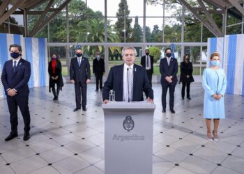Acto del Día de la Bandera: Fernández dijo que Belgrano "inspira a hacer la utopía de un país mejor"