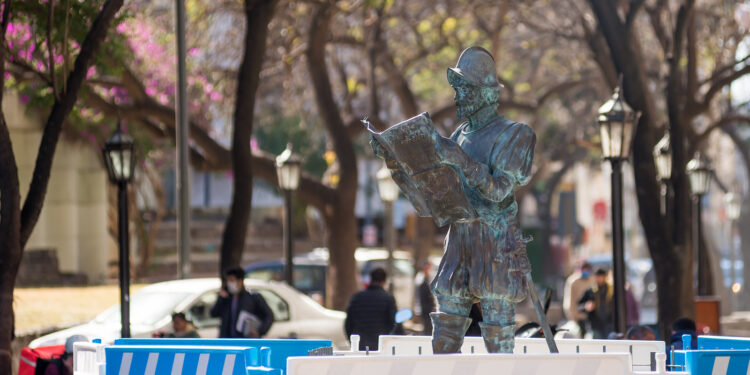 Quedó restaurada la escultura de "Jerónimo lector"