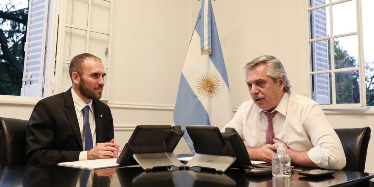 Vacunatorio Vip: Martín Guzmán también recibió la Sputnik-V