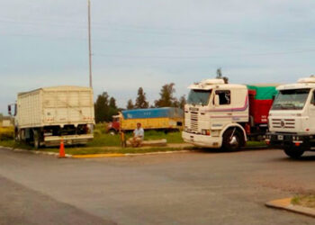 Transportistas levantan el paro y liberan rutas