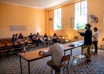 Los docentes de Córdoba retomaron la actividad escolar
