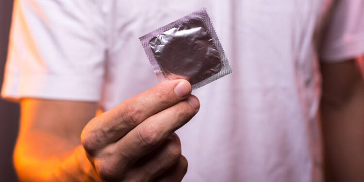 Realizan actividades por el Día Mundial del Preservativo