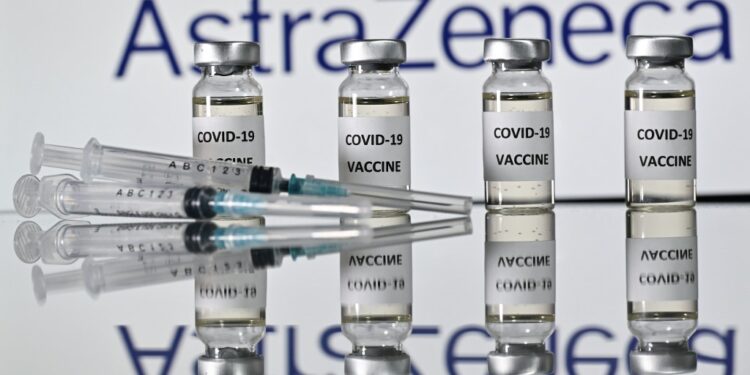 Un intervalo más extenso entre dos dosis de AstraZeneca mejora la inmunidad, según un estudio