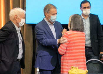 Semana de la Memoria: Schiaretti firmó un convenio con la UNC para la digitalización de actas de nacimiento