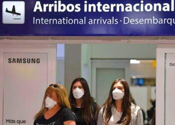 El Gobierno anunció que se suspenden los vuelos desde Brasil, Chile y México