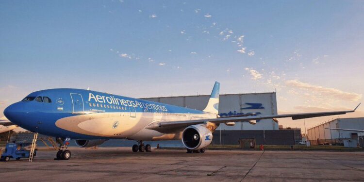 Un nuevo vuelo con vacunas Sinopharm llega esta tarde al país