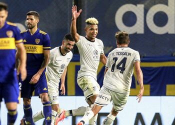 Boca cayó ante Talleres en la Bombonera por 2-1