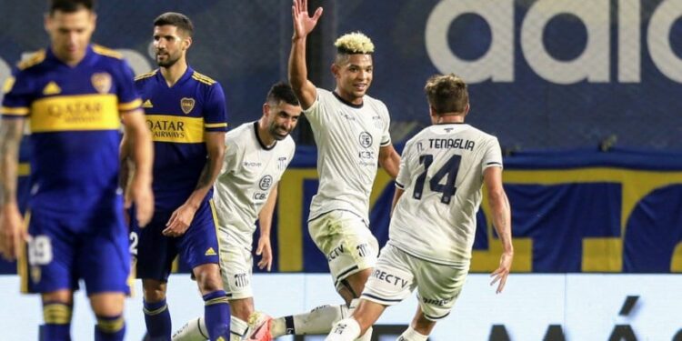 Boca cayó ante Talleres en la Bombonera por 2-1