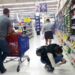 El Gobierno busca congelar el precio de 120 artículos esenciales hasta diciembre