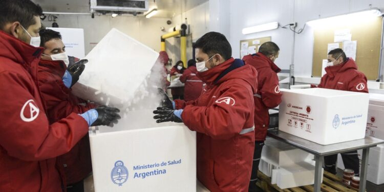 Comienza la distribución de 375 mil dosis del segundo componente de Sputnik V