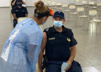Vacunación Covid-19: culminó la colocación de la primera dosis a la Policía