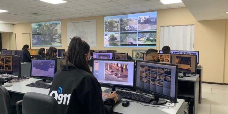 Córdoba presentó el nuevo teléfono 911 para Emergencias