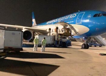 Un nuevo vuelo partirá este domingo a Rusia para traer más dosis de Sputnik V