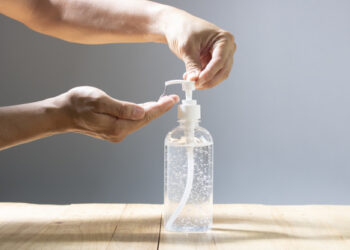 La ANMAT prohibió la venta de un alcohol etílico y otro en gel