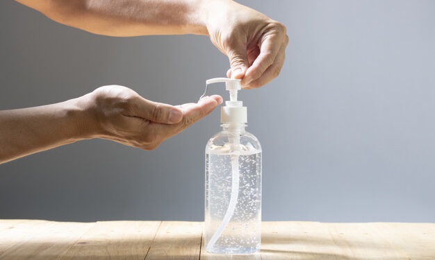 La ANMAT prohibió la venta de un alcohol etílico y otro en gel