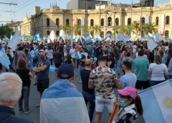 Marcha contra las restricciones: buscan identificar a los manifestantes en Córdoba