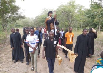 Una estatua del Cura Brochero de Córdoba a Tanzania