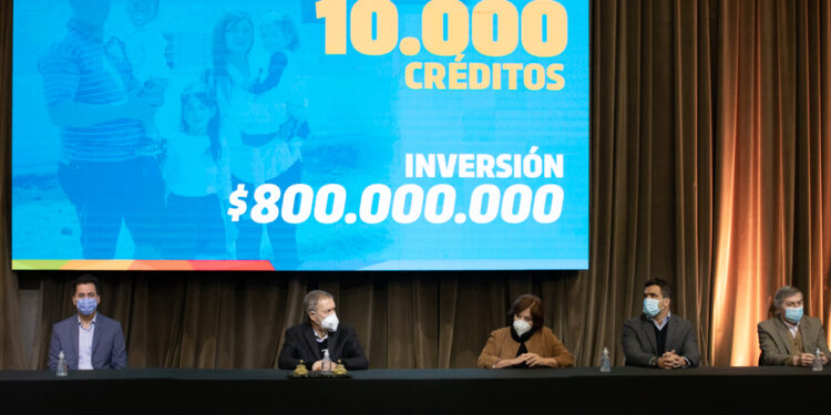 La Provincia presentó el programa de créditos "Más Vida Digna"