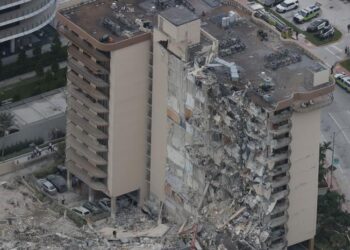 Miami: suman cuatro muertos y 159 desaparecidos tras el derrumbe del edificio