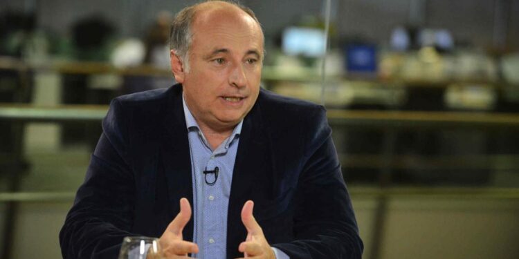 El ministro Eduardo Accastello dio positivo de coronavirus