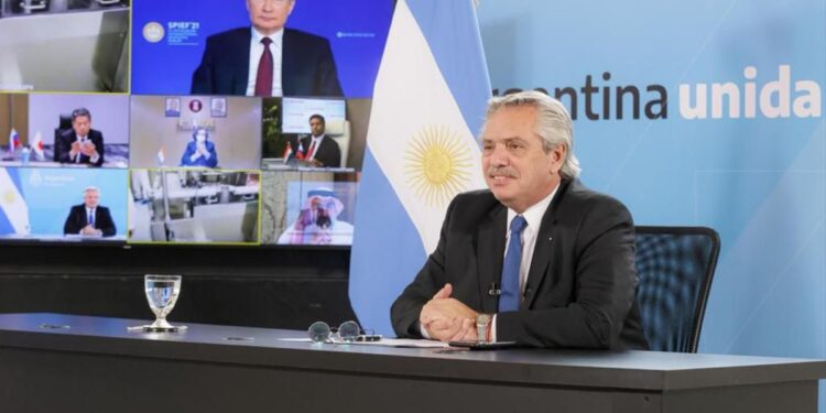 Fernández presentó el inicio de producción de vacunas Sputnik V en Argentina junto a Vladimir Putin