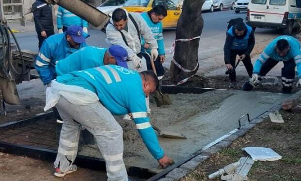 Reconstruyen 400 metros de vereda sobre la estación del ferrocarril de Alta Córdoba