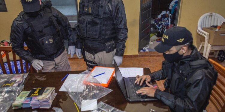 Desarticulan una banda narco en Córdoba: 16 detenidos y más de 13 mil dosis de cocaína secuestrada