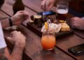 Flexibilizan horarios para bares y restaurantes en Córdoba