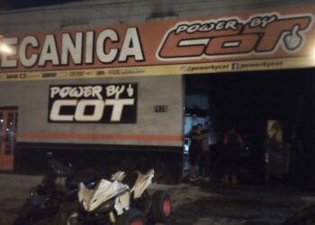 Se incendió un taller mecánico en Villa Azalais