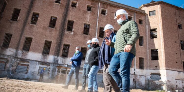 Avanza la obra del parque abierto en la ex cárcel de Encausados, en barrio Güemes