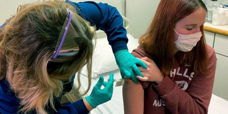 CABA habilita la inscripción para vacunarse a menores de 12 a 17 años