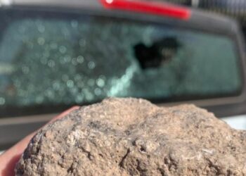 Atacaron a pedradas a una de las camionetas de la Patrulla Ambiental